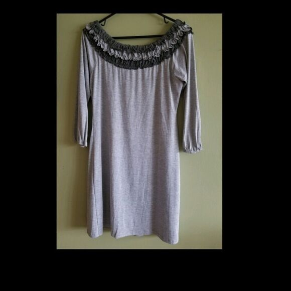 Theme two toned grey ruffled neck dress. - Picture 2 of 6